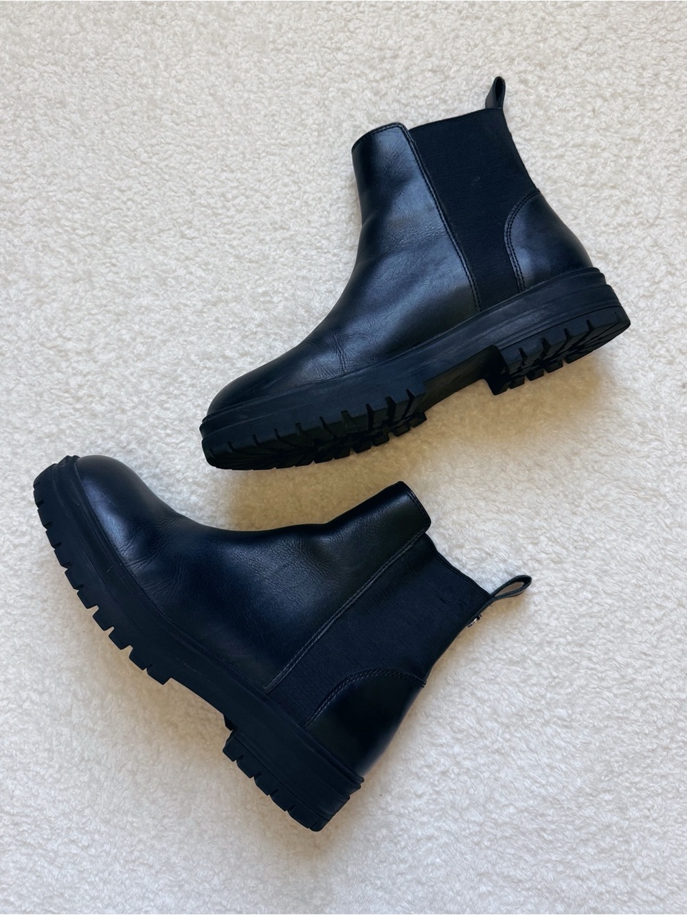 Steve Madden Black Chelsea Boots